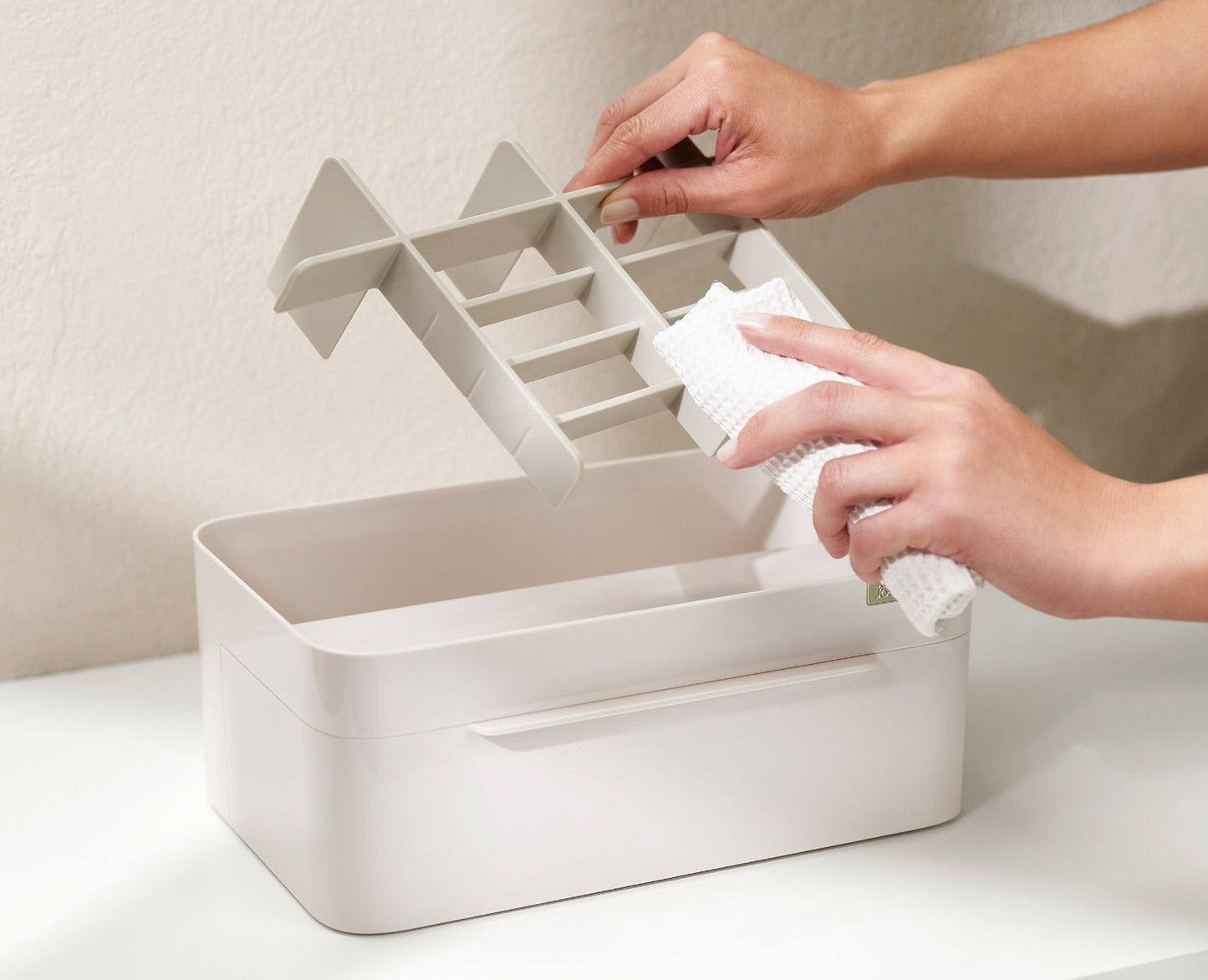 Viva Large Cosmetic Organiser with Removable Mirror- Joseph Joseph